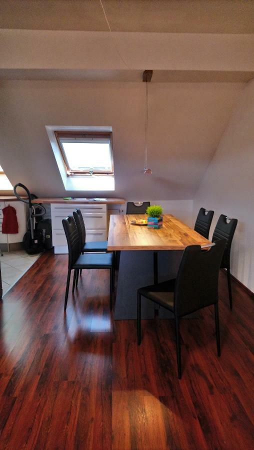 Ferienwohnung Mit 2 Schlafzimmern Und Parkplatz Erfurt Eksteriør billede